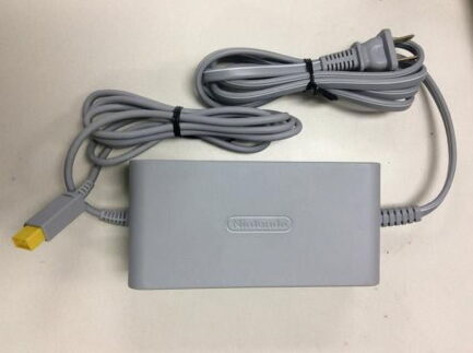 Nintendo Original Wii U Console adapter / charger / power brick ( 220 V )
